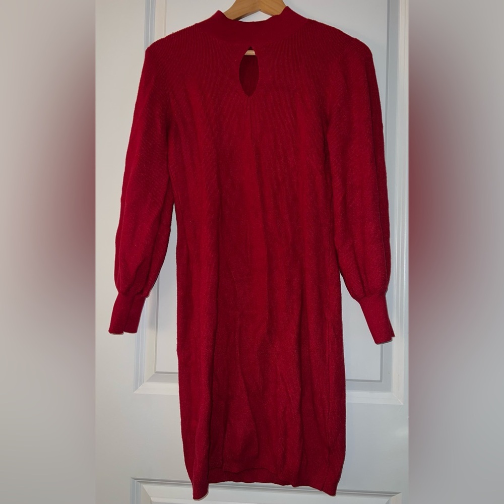 Elegant Red Long Sleeve Knit Midi Dress with Keyhole Back
